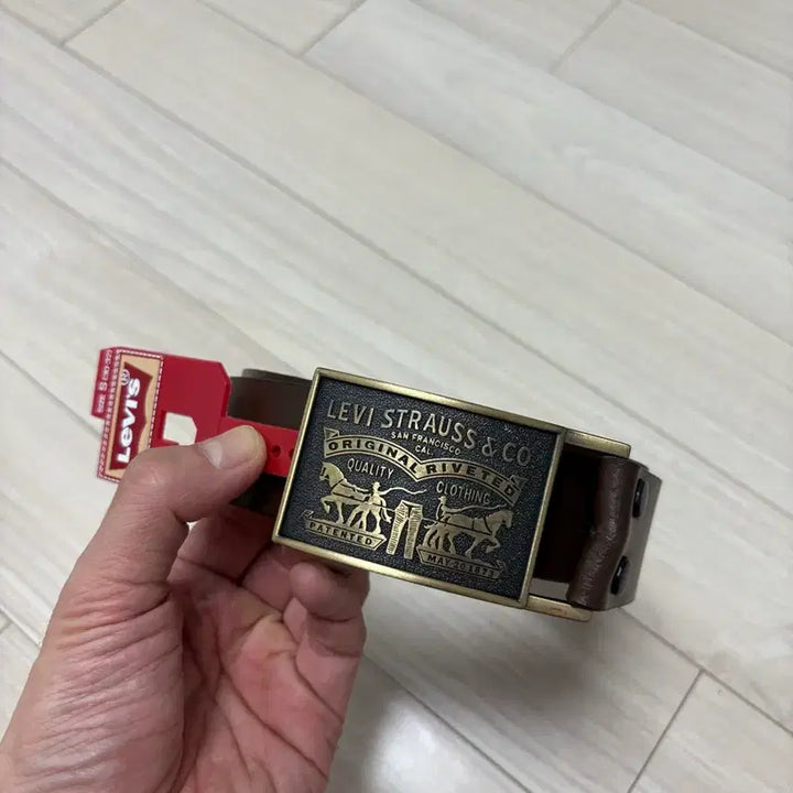 [BUNJANG] Levi's Belt 30/32 / 리바이스벨트 30/32 (새상품)