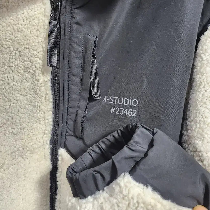 [BUNJANG] AD HOC Fleece Jacket / AD HOC 양털 플리스 자켓.100