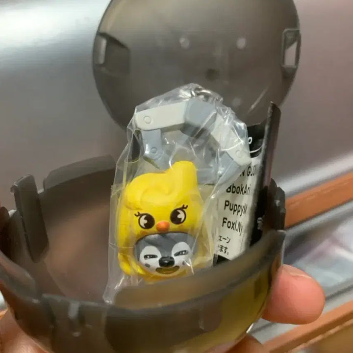 [SOLD OUT] Stray Kids SKZOO Wolf Chan 대롱가챠 스트레이키즈키링