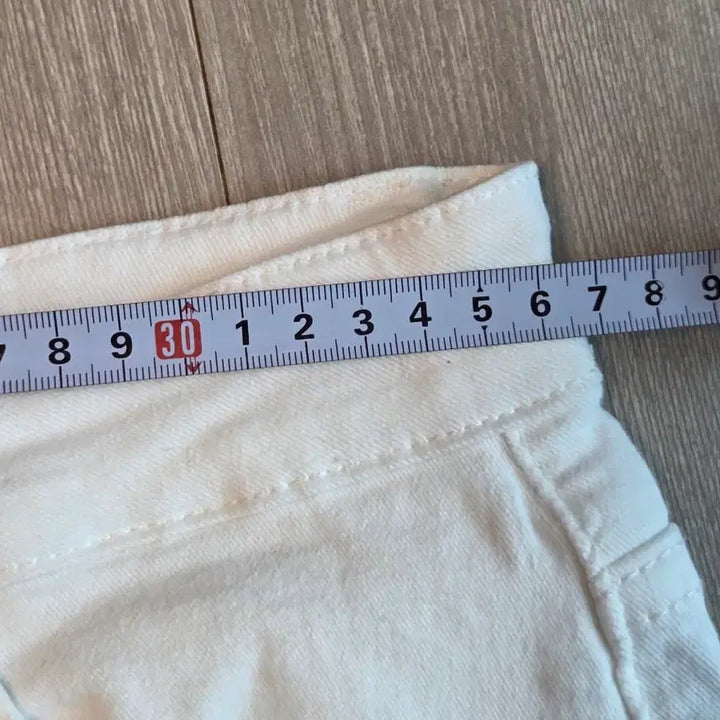 [BUNJANG] BTS White Denim Shorts / 아미 화이트 데님 반바지 5부