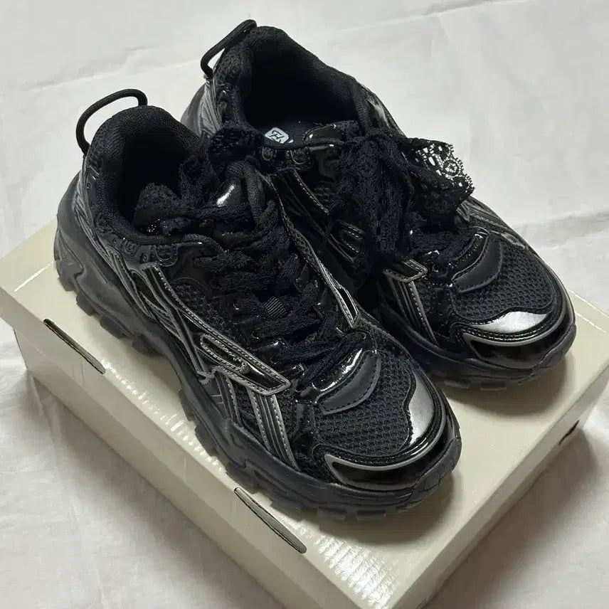 [BUNJANG] Fommelcamele and Archive Sneakers 5cm / 포멜카멜레 앤 아카이브 스니커즈 운동화 5cm