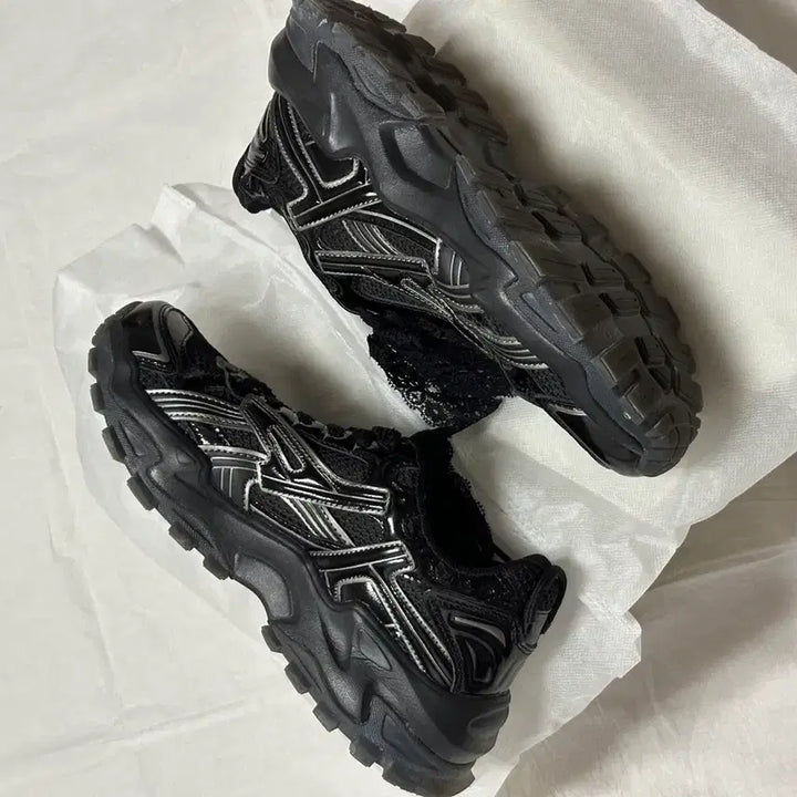 [BUNJANG] Fommelcamele and Archive Sneakers 5cm / 포멜카멜레 앤 아카이브 스니커즈 운동화 5cm