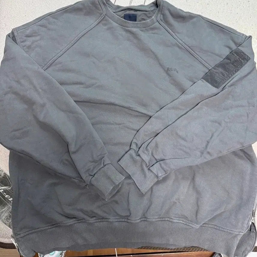 [BUNJANG] Junji Gray M Sweatshirt / 준지 어깡 맨투맨 그레이 M