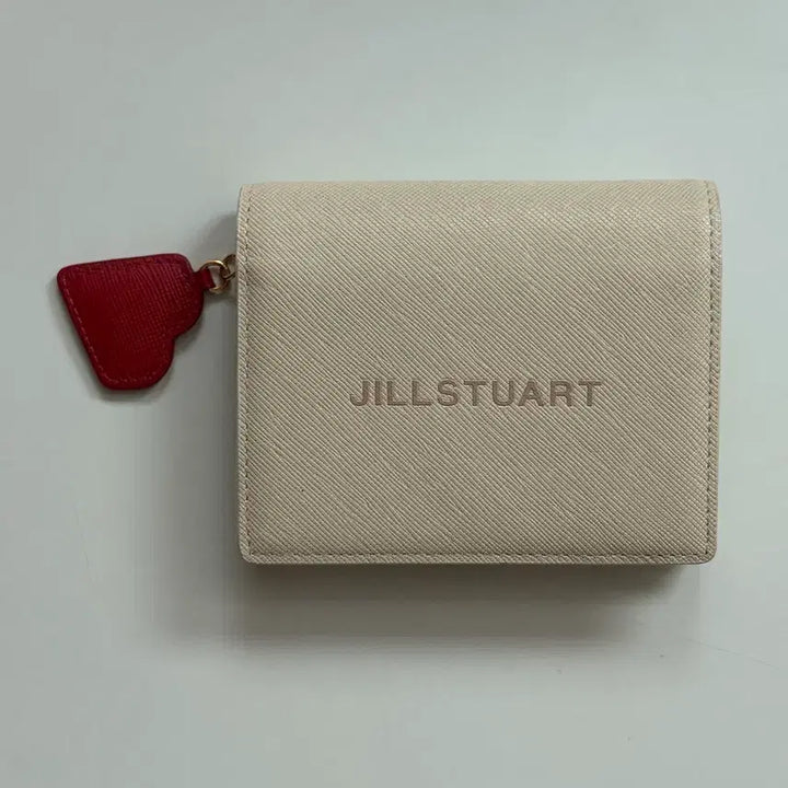 [BUNJANG] Jill Stuart Ivory Heart Charm Wallet / 질스튜어트 아이보리 하트참 지갑 새제품