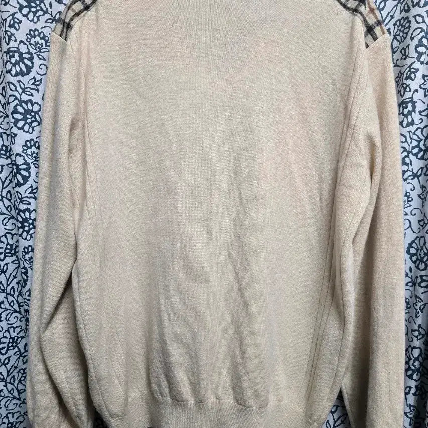 [BUNJANG] Daks Check Pattern V-Neck Knit Sweater / 닥스 체크 배색 V넥 니트 아이보리