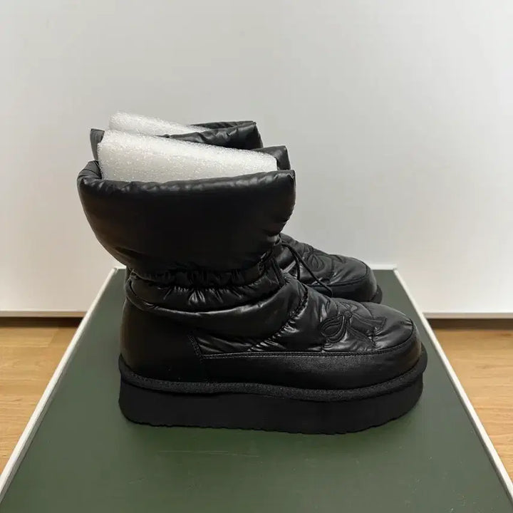 [BUNJANG] Fomerchamel Bowbow Padded Boots 240 Black / 포멜카멜레 보우보우 패딩 부츠 240 블랙