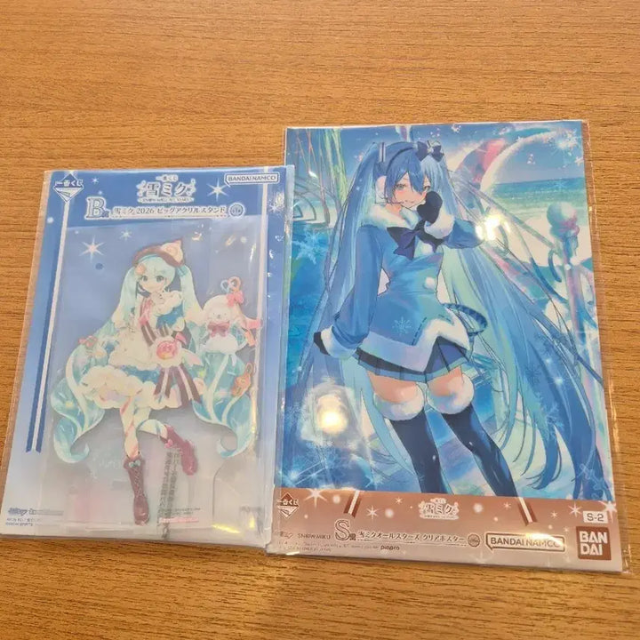 [BUNJANG] Hatsune Miku 2026 Acrylic Stand and Clear Poster Bundle Set / 유키미쿠 이치방쿠지 B상,S상 일괄