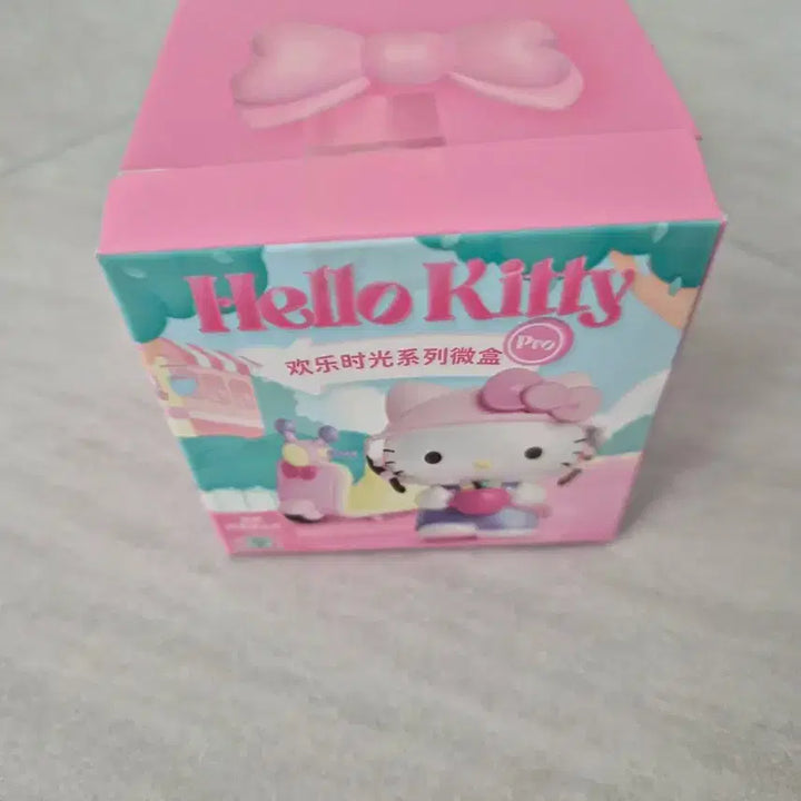 [BUNJANG] Hello Kitty Moechi Happy Moment Acrylic Figure / 헬로키티 모에치 해피모먼트 아크릴 피규어(정품/새상품)