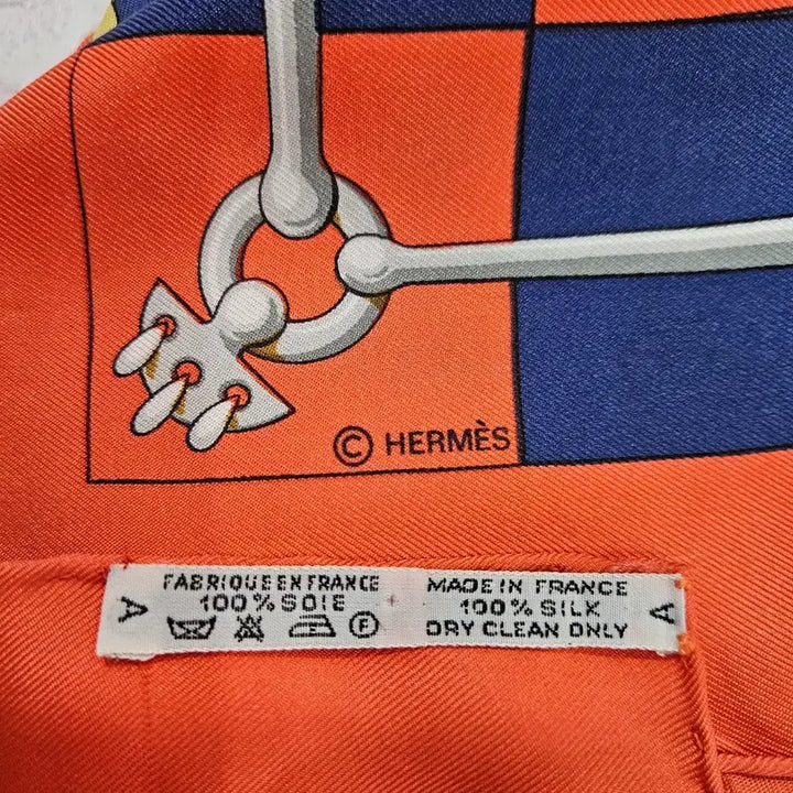[BUNJANG] Hermes Cliquetis Silk Scarf Carre 90 / 에르메스(Hermes) 실크 빈티지스카프 까레 90