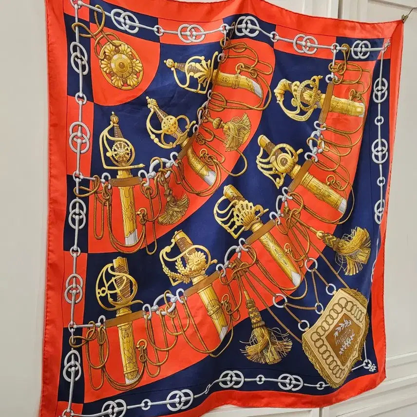 [BUNJANG] Hermes Cliquetis Silk Scarf Carre 90 / 에르메스(Hermes) 실크 빈티지스카프 까레 90