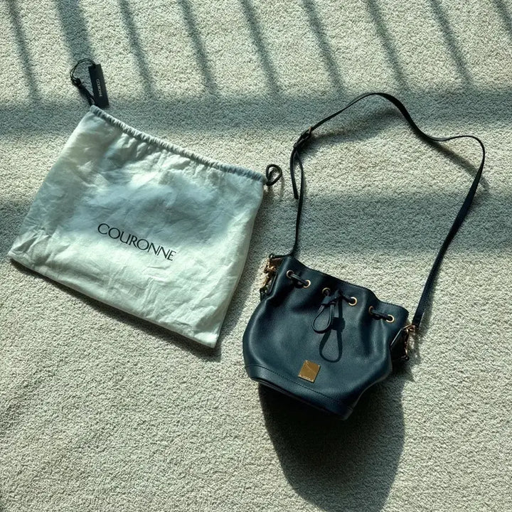 [BUNJANG] COURONNE Leather Crossbody Tote Bag / COURONNE 쿠론 크로스백 토트백 소가죽