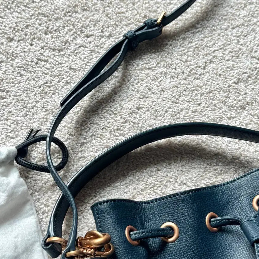 [BUNJANG] COURONNE Leather Crossbody Tote Bag / COURONNE 쿠론 크로스백 토트백 소가죽