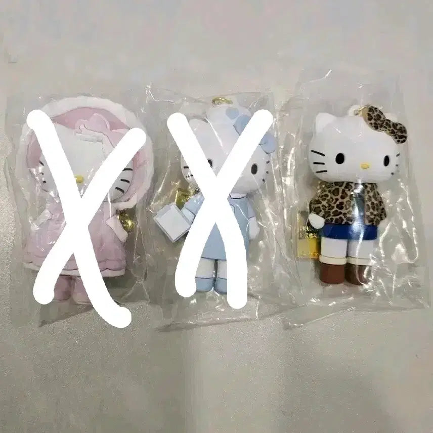 [BUNJANG] Hello Kitty 50th Anniversary Tokyo Museum Limited Figure Keyring / 헬로키티 50주년 도쿄 박물관 한정 피규어 키링