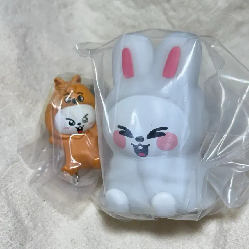 리빗 라이트 메지루시 대롱 토이월드 skzoo 가챠 스키주 스트레이키즈