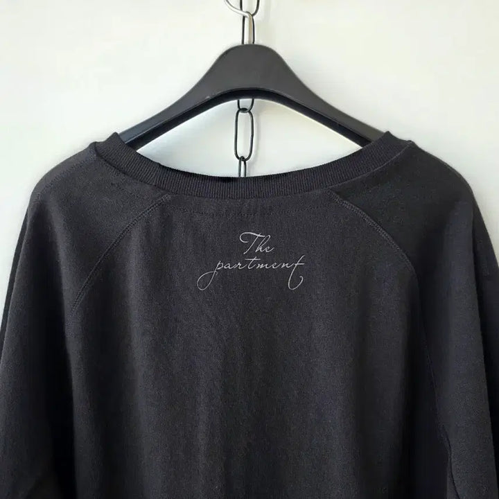 [BUNJANG] Unisex Black Patterned Sweatshirt / 남녀공용)블랙 무늬 맨투맨 티셔츠/새제품