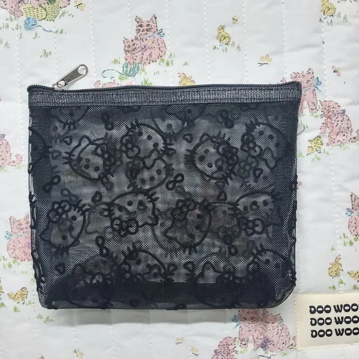 [BUNJANG] Sanrio Hello Kitty Mesh Pouch / 산리오 헬로키티 블랙 망사 파우치