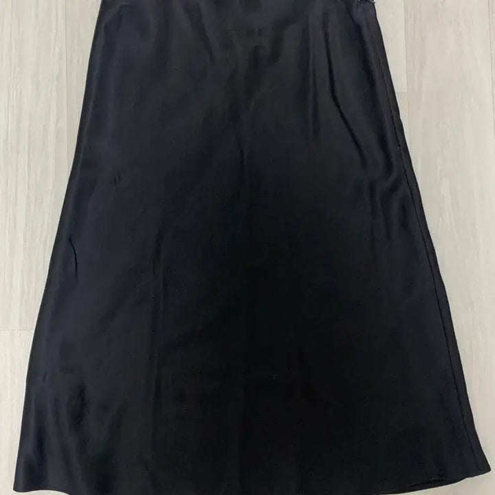 [BUNJANG] LETTÉ Satin Midi Skirt / 르에떼 새틴 미디스커트