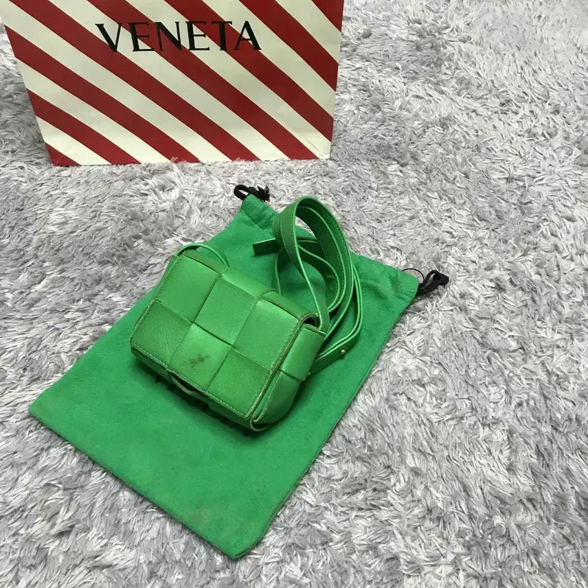 [BUNJANG] Closet Bottega Veneta Mini Cassette Bag - Green / {클로젯}[더스트 구성]보테가베네타 미니 카세트백 그린