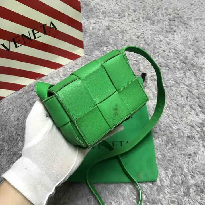 [BUNJANG] Closet Bottega Veneta Mini Cassette Bag - Green / {클로젯}[더스트 구성]보테가베네타 미니 카세트백 그린