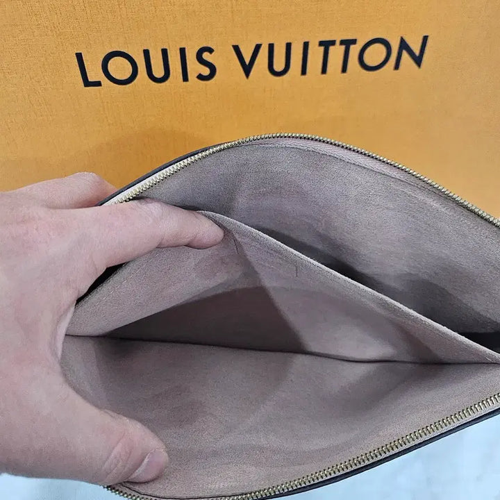 [BUNJANG] Louis Vuitton Monogram Clutch Pink / 루이비통 모노그램 클러치 핑크