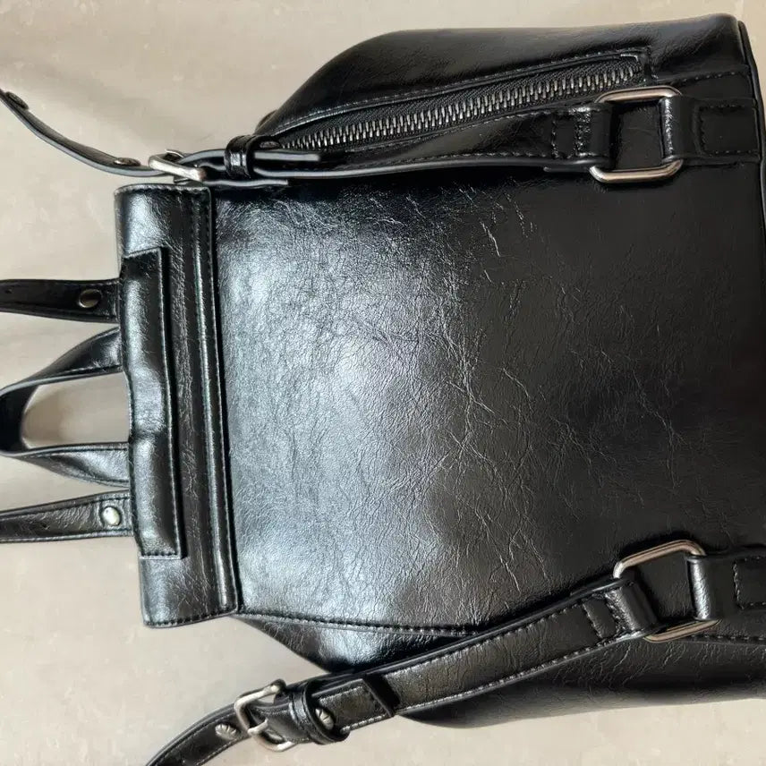 [BUNJANG] Black Backpack / 카키포인트 스터드 블랙 백팩