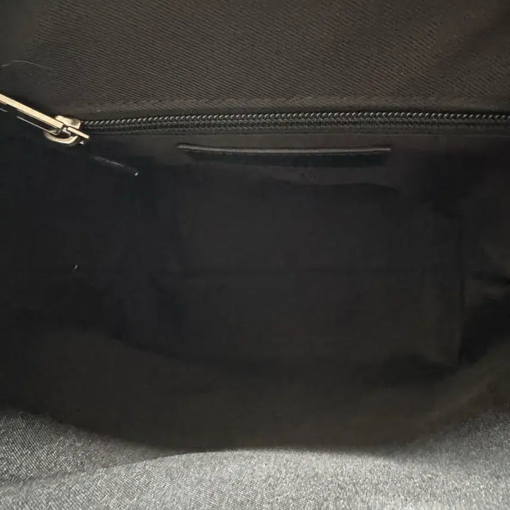 [BUNJANG] Black Backpack / 카키포인트 스터드 블랙 백팩