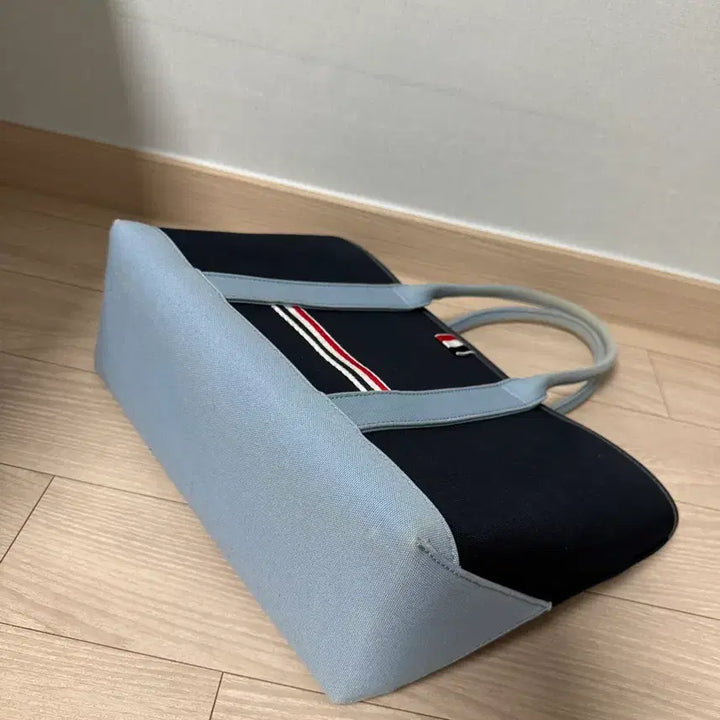 [SOLD OUT] 톰브라운 캔버스 인터락 스몰 토트백
