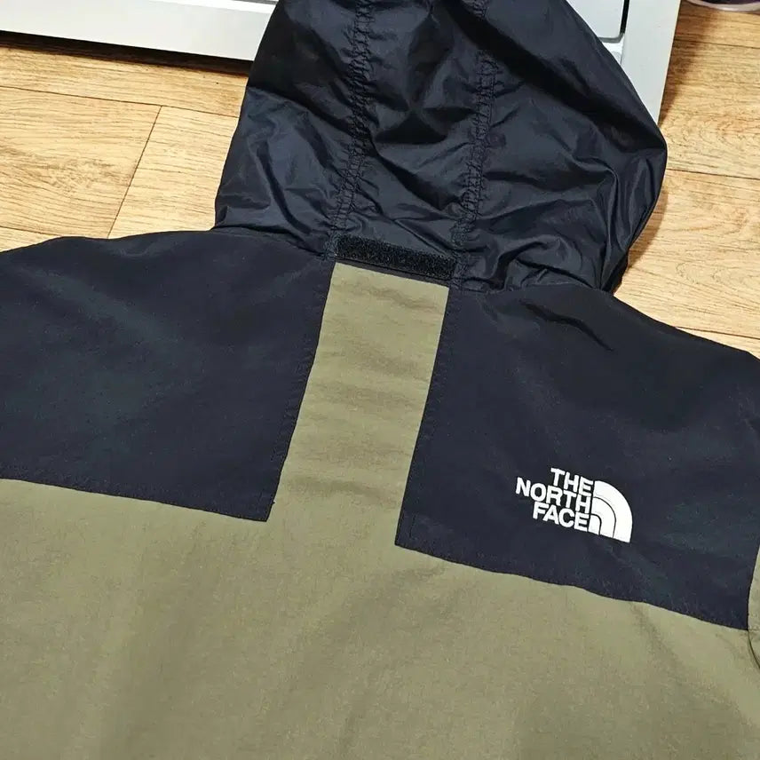 [BUNJANG] The North Face Mountain Windbreaker Jacket - Khaki Olive / [XL]23SS 노스페이스 고 마운틴 바람막이 자켓 105