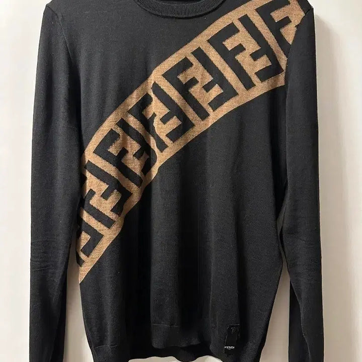 [BUNJANG] Fendi FF Logo Wool Knit Sweater / 새상품 급 (정품) 펜디 FF 사선 로고 울 니트 스웨터