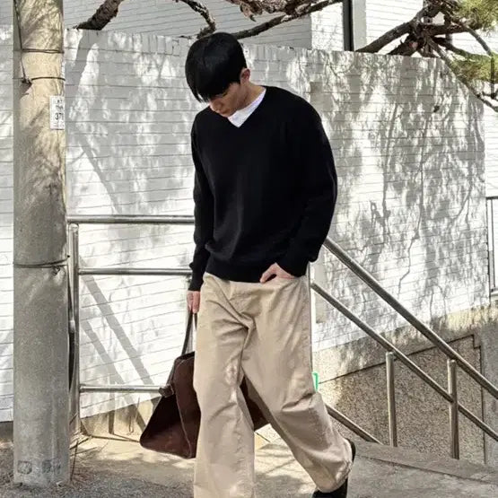 [BUNJANG] Leare V-Neck Knit (Black, L) / 르아르 브이넥 니트