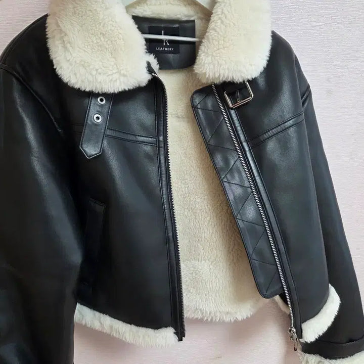 [BUNJANG] Leather Mustang Jacket / 레더리 무스탕