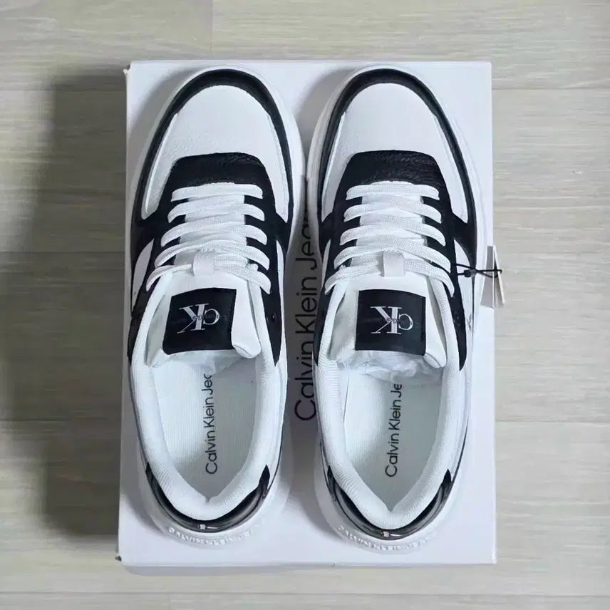 [BUNJANG] Calvin Klein Sneakers (Size 240-245) / 캘빈클라인 스니커즈 240~245 [새상품]