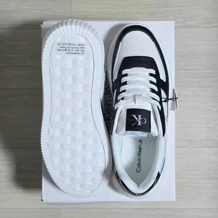 [BUNJANG] Calvin Klein Sneakers (Size 240-245) / 캘빈클라인 스니커즈 240~245 [새상품]