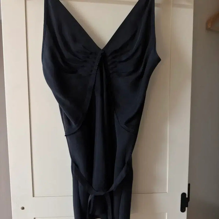 [BUNJANG] Knwls Black Two-Piece Set Up (Yerin Baek Wear) / 노울스 knwls 백예린 투피스