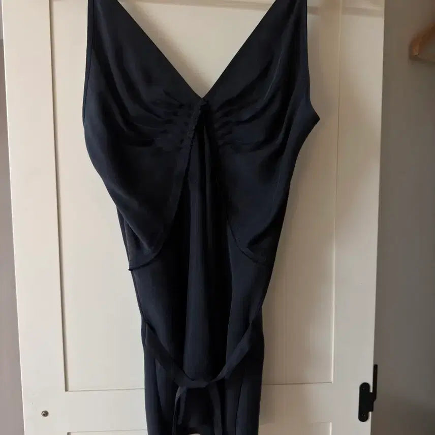 [BUNJANG] Knwls Black Two-Piece Set Up (Yerin Baek Wear) / 노울스 knwls 백예린 투피스