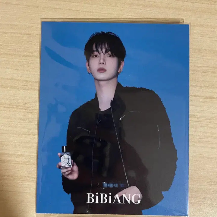 [BUNJANG] Vivienne Myeongjaehyun Photocard / 비비앙 명재현 포카