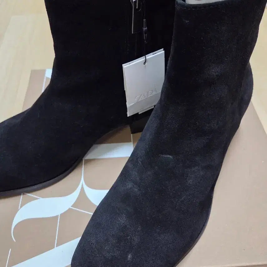 [BUNJANG] Zara Limited Edition Heel Boots (Black) 275 / 자라 리미티드에디션 힐부츠 (블랙) 43 275