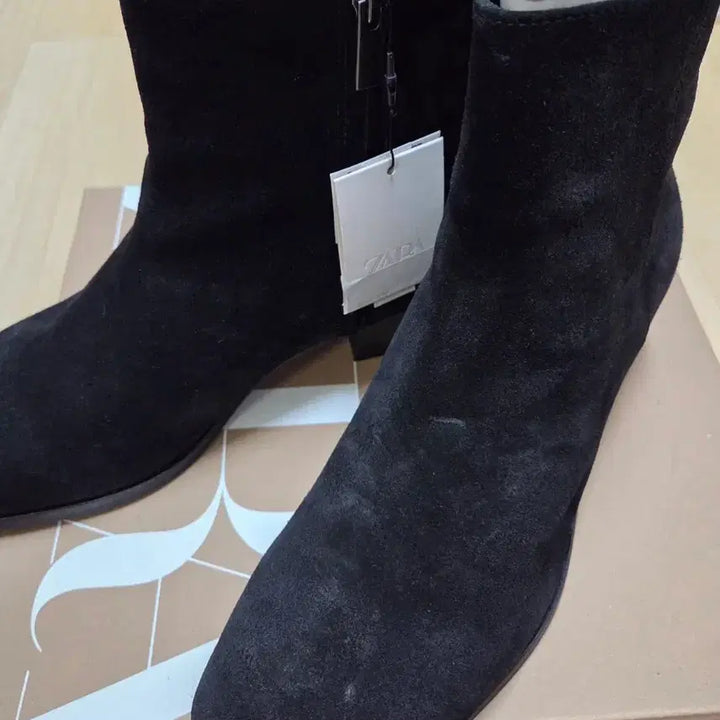 [BUNJANG] Zara Limited Edition Heel Boots (Black) 275 / 자라 리미티드에디션 힐부츠 (블랙) 43 275