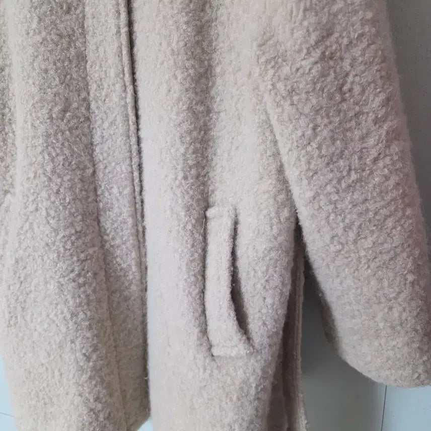 [BUNJANG] Lami Nez Boucle Belted Coat / 라미네즈 부클 벨티드 코트 boucle belted coat 판매