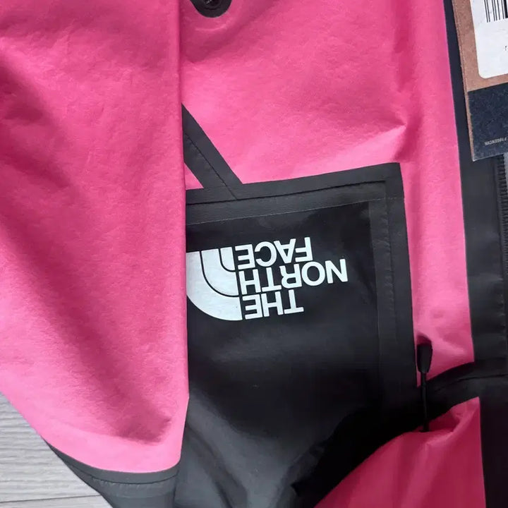 [SOLD OUT] 슈프림 노스페이스 써밋 시리즈 핑크 자켓 XL