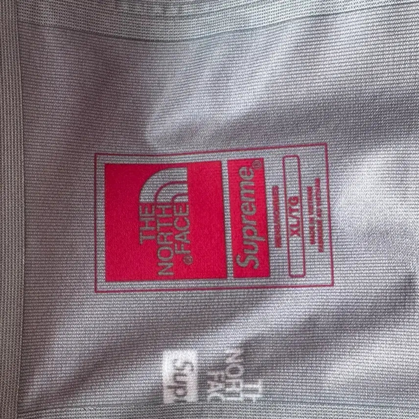 [SOLD OUT] 슈프림 노스페이스 써밋 시리즈 핑크 자켓 XL