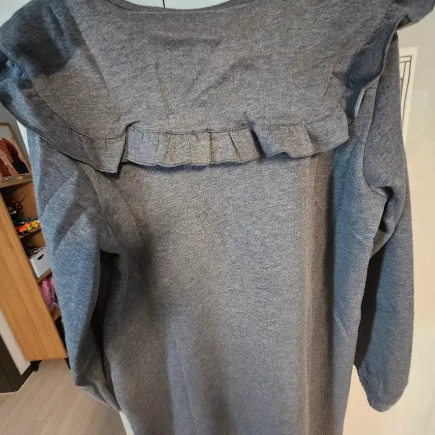 [BUNJANG] Long Fleece Dress with Big Frill Collar / 새상품 빅프릴 카라 롱 기모원피스 차콜