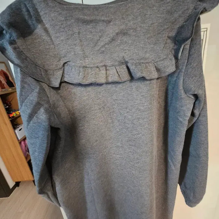 [BUNJANG] Long Fleece Dress with Big Frill Collar / 새상품 빅프릴 카라 롱 기모원피스 차콜