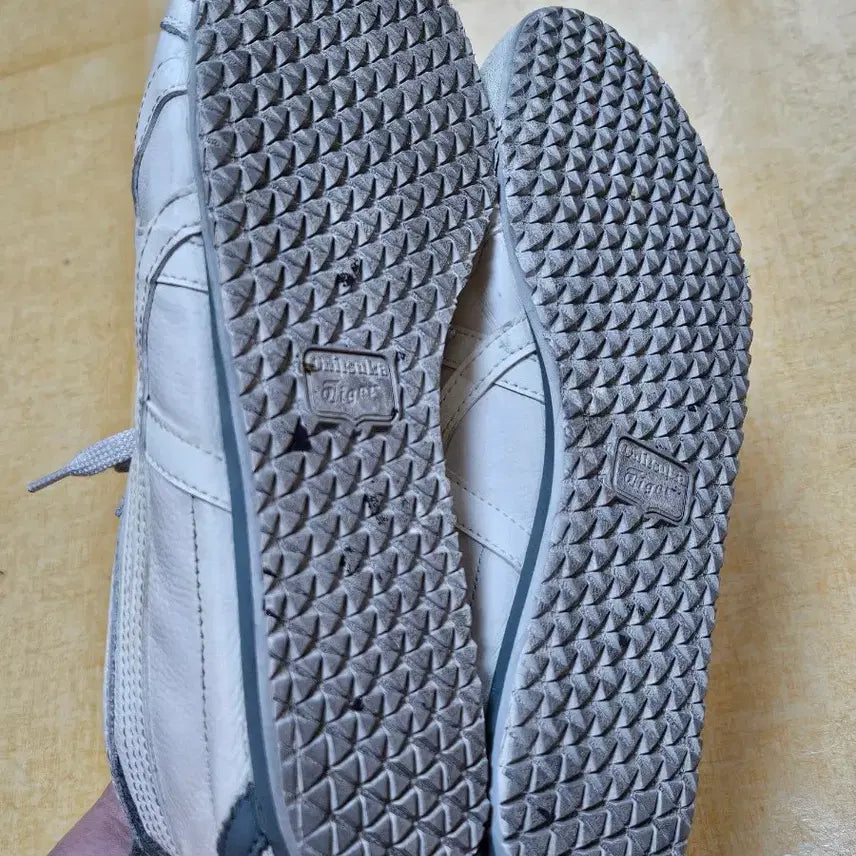 [BUNJANG] Onitsuka Tiger Shoes Size 265 / 오니츠카타이거 265사이즈