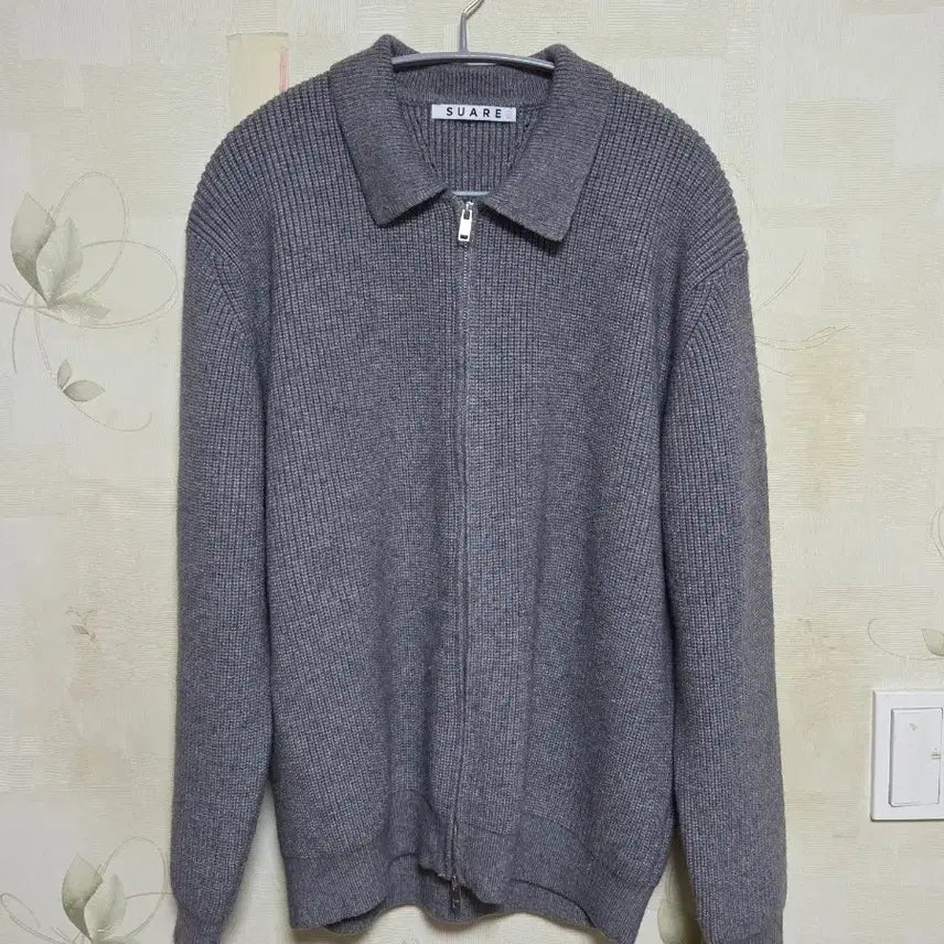 [BUNJANG] Bundle Set: Suare Knit Zip-Up L (Grey) &amp; Mind Bridge Knit Zip-Ups 105 (Dark Brown + Black) / 니트 집업 3개 일괄 판매(니트 집업 1 + 하프 집업 2개)