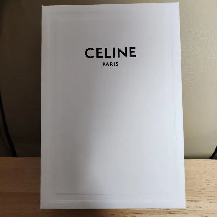 [BUNJANG] Celine Triomphe Cardholder / [S+급] 셀린느 트리옹프 카드지갑 블랙