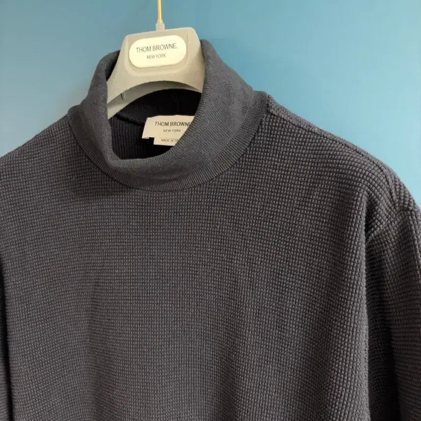 [BUNJANG] Thom Browne Waffle Turtleneck Knit Navy / [ 새상품급 / 3size ] 톰브라운 와플 터틀넥 목폴라 니트 네이비