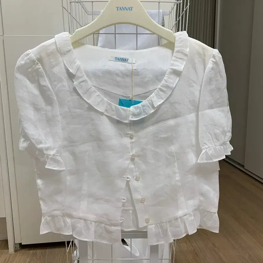 [BUNJANG] Tanat Linen Ruffle Cloud Blouse / 타낫 리넨 러플 클라우드 블라우스