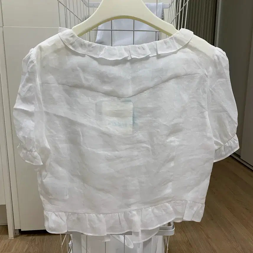 [BUNJANG] Tanat Linen Ruffle Cloud Blouse / 타낫 리넨 러플 클라우드 블라우스