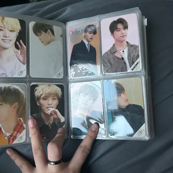 세븐틴 비공식 굿즈 세트로 판매합니다..